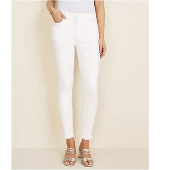 NWT Ann Taylor Frayed Sculpting Pocket Skinny Crop Jeans in White